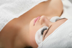 اکستنشن مژه - نکات و مراقبت های آن