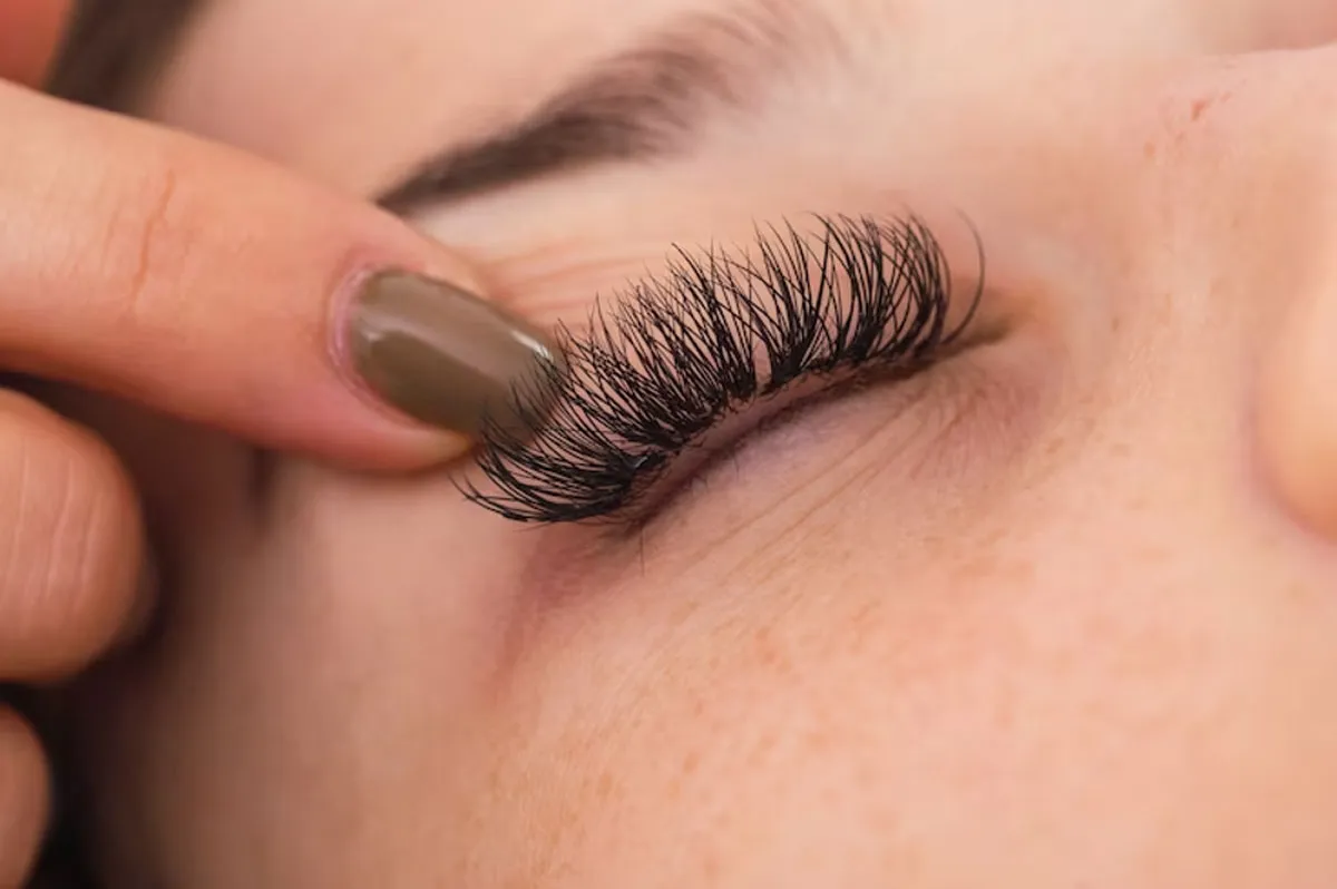 اکستنشن مژه طبیعی