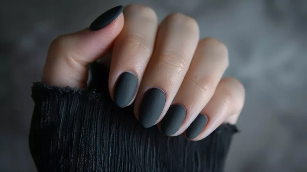 مدل ناخن مشکی بلند