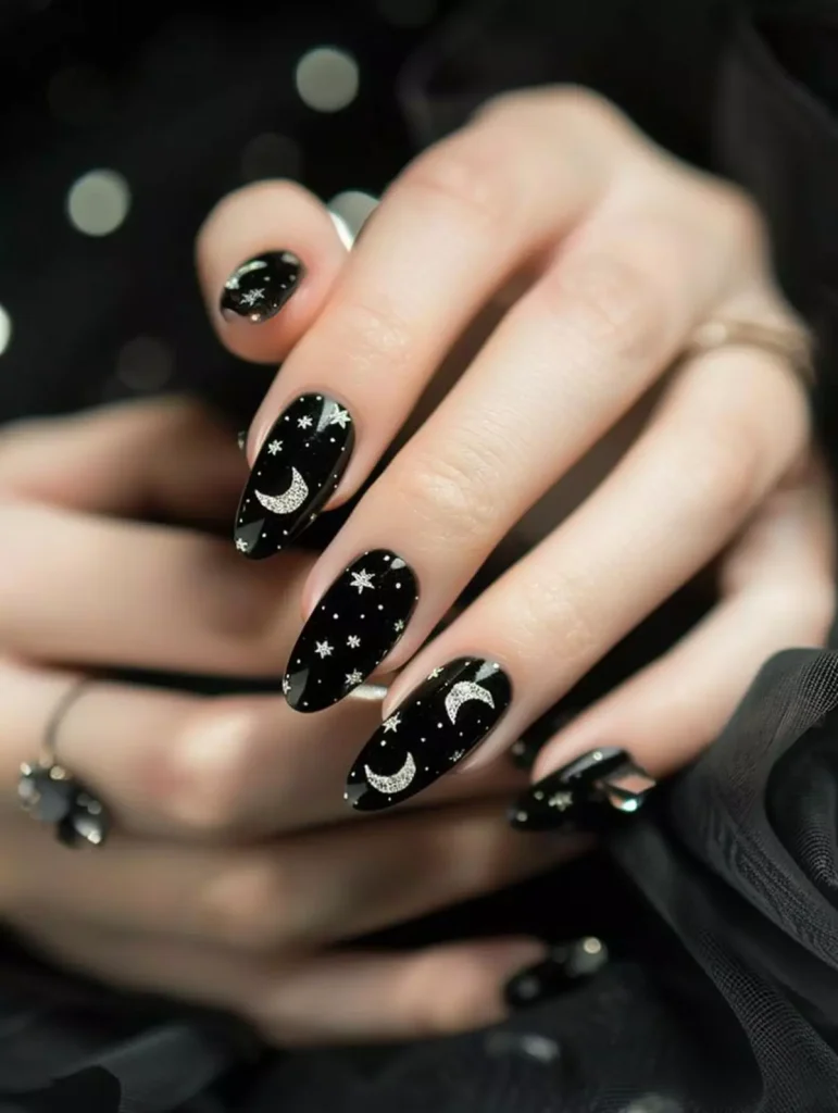 مدل ناخن مشکی طرح دار