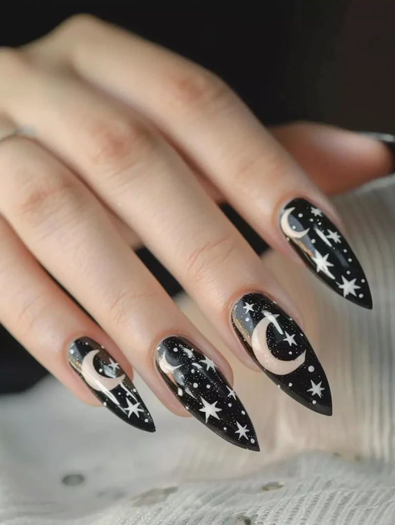 مدل ناخن مشکی طرح دار