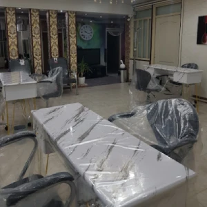 سالن کاشت ناخن یاس در کرج